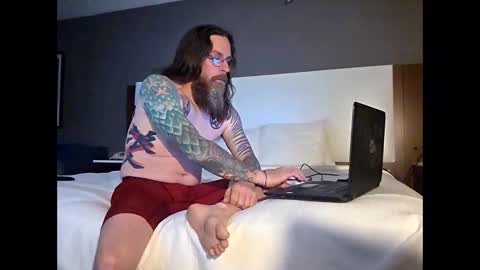 Snapshot of darthraider76 chatting on 03-31-26, 02:35 DarthRaider online show from 03-31-26, 02:35