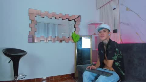 Snapshot of darwin_ggh chatting on 12-17-25, 07:03 darwin_ggh online show from 12-17-25, 07:03