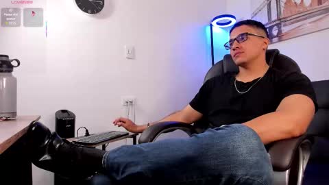 Dash online show from 11-25-25, 12:49