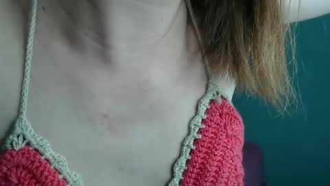 Snapshot of dasne19 chatting on 12-17-24, 03:28 Dafne online show from 12-17-24, 03:28