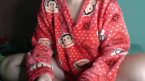 Snapshot of dasne19 chatting on 01-25-25, 02:04 Dafne online show from 01-25-25, 02:04