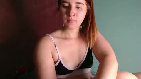 Snapshot of dasne19 chatting on 02-19-25, 10:20 Dafne online show from 02-19-25, 10:20