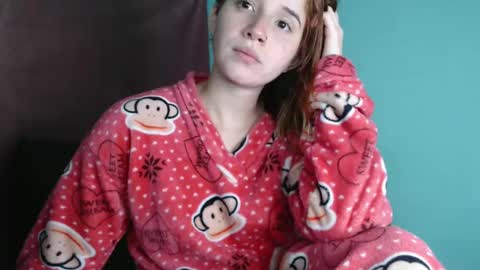 Snapshot of dasne19 chatting on 02-23-25, 02:51 Dafne online show from 02-23-25, 02:51