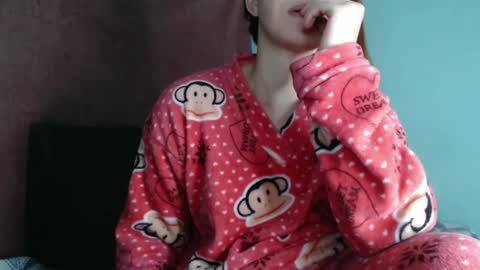 Snapshot of dasne19 chatting on 02-25-25, 02:03 Dafne online show from 02-25-25, 02:03