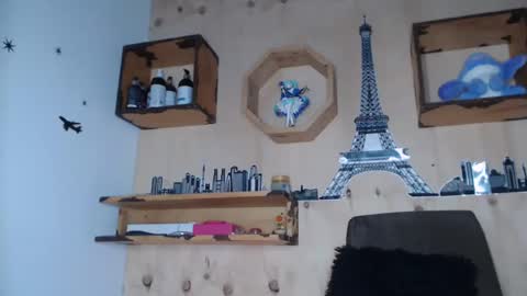 Snapshot of dasne19 chatting on 10-16-25, 01:50 Dafne online show from 10-16-25, 01:50