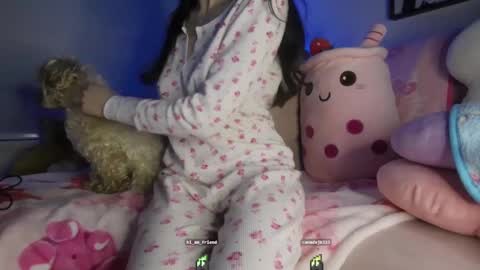 Kiara  online show from 02-11-25, 06:40