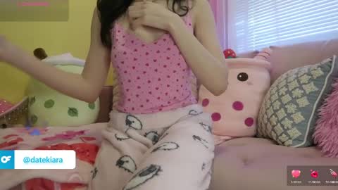 Snapshot of datekiara chatting on 06-07-26, 03:43 Kiara online show from 06-07-26, 03:43