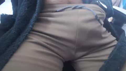 Snapshot of davdao3 chatting on 10-18-25, 08:26 davdao3 online show from 10-18-25, 08:26