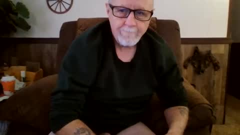 Snapshot of dave571960 chatting on 11-13-25, 01:10 dave571960 online show from 11-13-25, 01:10
