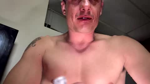 Snapshot of dave875126 chatting on 03-16-26, 04:18 dave875126 online show from 03-16-26, 04:18