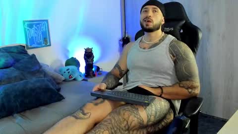 DAVE MAX online show from 11-22-25, 02:43