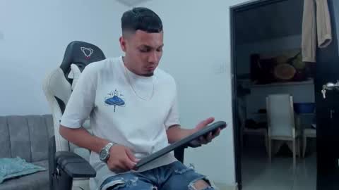 dave online show from 09-29-25, 02:16