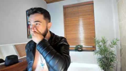 Snapshot of dave_wolff chatting on 11-09-25, 12:47 Dave online show from 11-09-25, 12:47