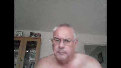 Snapshot of daveandp chatting on 10-14-25, 09:21 Dave online show from 10-14-25, 09:21