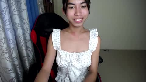 Snapshot of daveboyyy chatting on 12-15-25, 11:09 Scarlet thesexiest online show from 12-15-25, 11:09