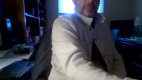 Snapshot of davethebooky chatting on 12-19-24, 03:08 Dave online show from 12-19-24, 03:08