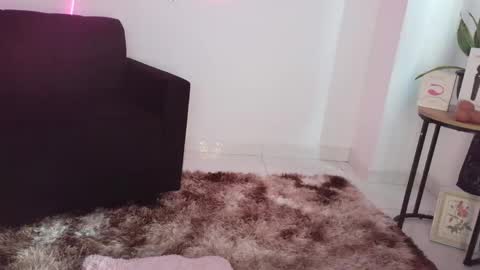 Snapshot of daviana_hill_ chatting on 04-25-26, 01:03 Davi online show from 04-25-26, 01:03