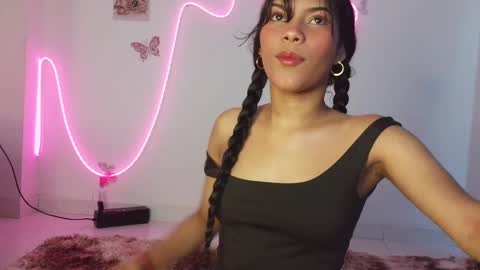 Snapshot of daviana_hill_ chatting on 05-01-26, 08:46 Davi online show from 05-01-26, 08:46