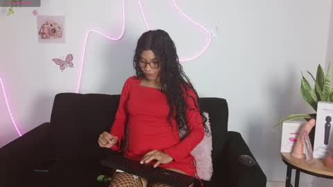 Snapshot of daviana_hill_ chatting on 05-06-26, 03:13 Davi online show from 05-06-26, 03:13