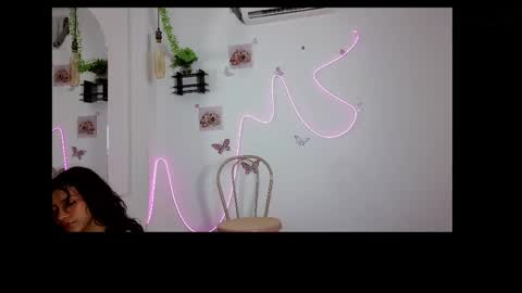 Snapshot of daviana_hill_ chatting on 05-18-26, 02:51 Davi online show from 05-18-26, 02:51