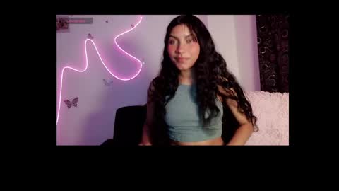 Snapshot of daviana_hill_ chatting on 05-24-26, 02:16 Davi online show from 05-24-26, 02:16