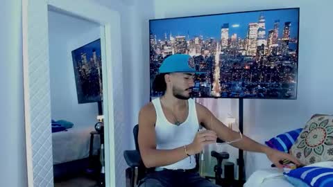 Hey im David that loves to explore and speak their fantasies. Very open talktative and nice. Feel free to chat with me online show from 03-09-26, 02:26