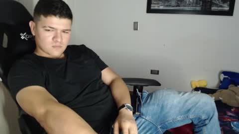 Snapshot of david_smit_ chatting on 01-04-25, 10:45 david smit online show from 01-04-25, 10:45