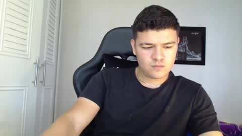 Snapshot of david_smit_ chatting on 02-10-25, 04:04 david smit online show from 02-10-25, 04:04