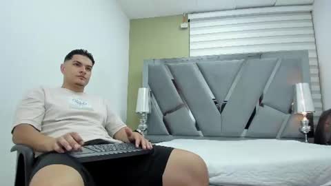 david_victoriaa online show from 07-25-26, 01:08