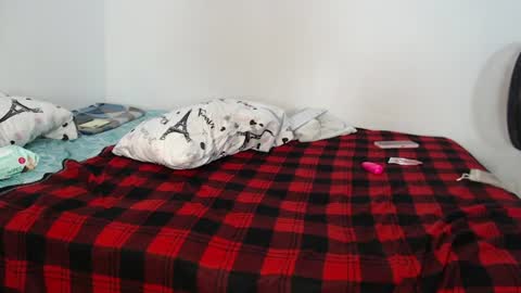 Snapshot of davidberrocal chatting on 06-12-26, 05:50 DavidSexxx777 online show from 06-12-26, 05:50
