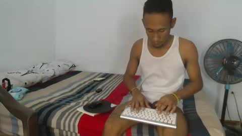 Snapshot of davidberrocal chatting on 06-27-26, 09:31 DavidSexxx777 online show from 06-27-26, 09:31