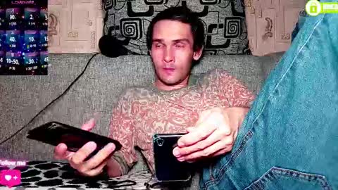 Snapshot of davidcarrollx chatting on 10-06-25, 06:16 DavidCarroll online show from 10-06-25, 06:16