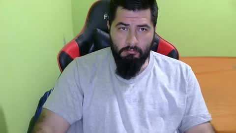 Snapshot of daviddelz chatting on 02-13-25, 05:58 David online show from 02-13-25, 05:58