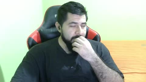 Snapshot of daviddelz chatting on 02-19-25, 05:38 David online show from 02-19-25, 05:38