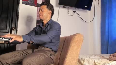 Snapshot of davide_daniels chatting on 04-19-26, 06:54 Davide online show from 04-19-26, 06:54
