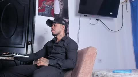 Snapshot of davide_daniels chatting on 05-25-26, 01:50 Davide online show from 05-25-26, 01:50