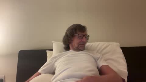 Snapshot of davidfoxy20 chatting on 10-14-25, 11:05 davidfoxy20 online show from 10-14-25, 11:05