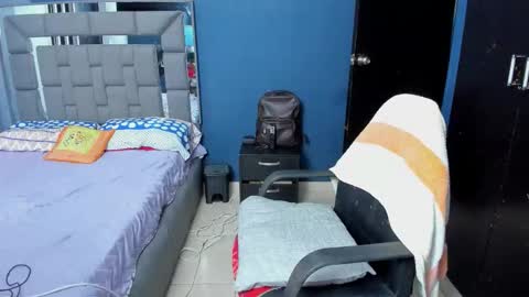 Snapshot of davidro030 chatting on 10-11-25, 03:06 davidro030 online show from 10-11-25, 03:06