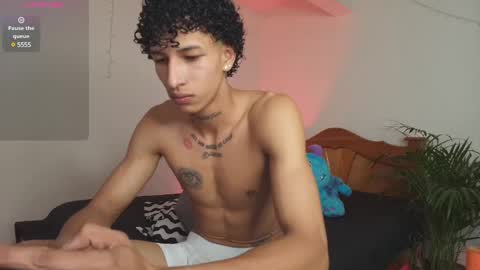 Snapshot of davidxxx02 chatting on 03-06-25, 10:04 Estiven online show from 03-06-25, 10:04