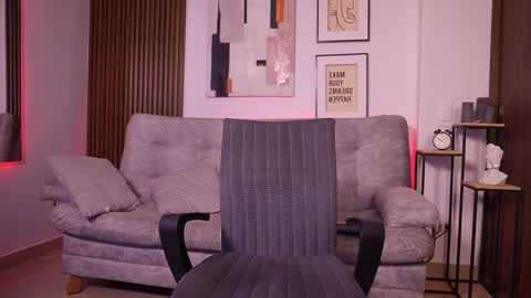 Davies brown    schedule 12pm to 5pm col time online show from 10-04-25, 09:13