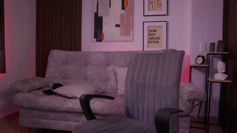 Davies brown    schedule 12pm to 5pm col time online show from 11-20-25, 06:18