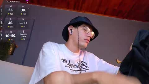 Snapshot of daviid_huge chatting on 09-11-25, 08:25 daviid_huge online show from 09-11-25, 08:25