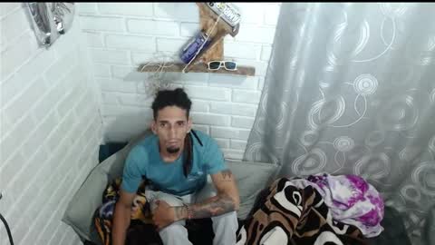 Snapshot of davils12 chatting on 01-22-25, 07:25 DAVILS online show from 01-22-25, 07:25