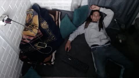 Snapshot of davils12 chatting on 12-17-25, 04:07 DAVILS online show from 12-17-25, 04:07