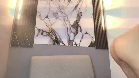 Snapshot of davin_01 chatting on 12-16-25, 12:10 DAVID online show from 12-16-25, 12:10