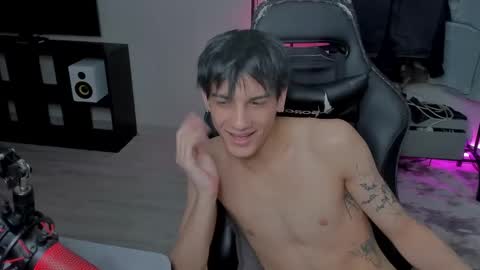 Snapshot of davisross chatting on 03-06-25, 12:10 davis online show from 03-06-25, 12:10