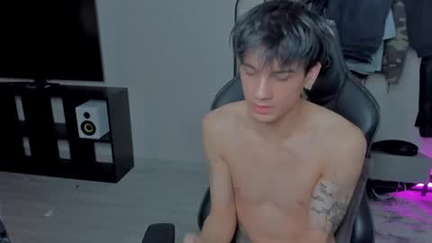 Snapshot of davisross chatting on 03-11-25, 07:37 davis online show from 03-11-25, 07:37