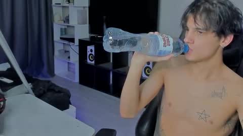 Snapshot of davisross chatting on 09-28-25, 10:53 davis online show from 09-28-25, 10:53