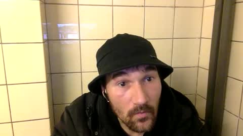 Snapshot of davocolours1112 chatting on 11-17-25, 03:29 davocolours1112 online show from 11-17-25, 03:29