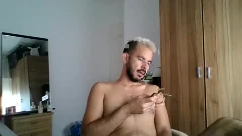 Snapshot of davomagno chatting on 09-28-25, 03:06 davomagno online show from 09-28-25, 03:06